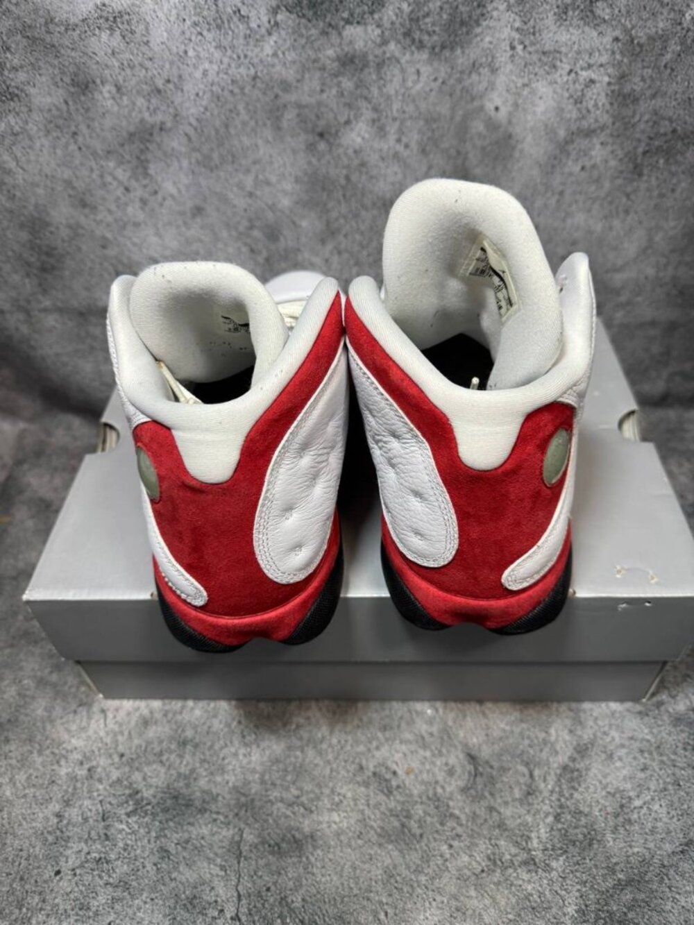 Size 11 | Jordan 13 Chicago With Box | Pre-Owned - Picture 2 of 9